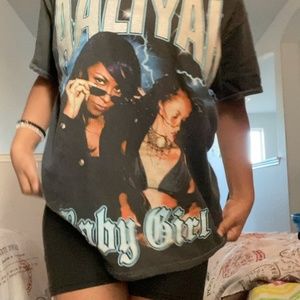 Oversized Aaliyah graphic tee